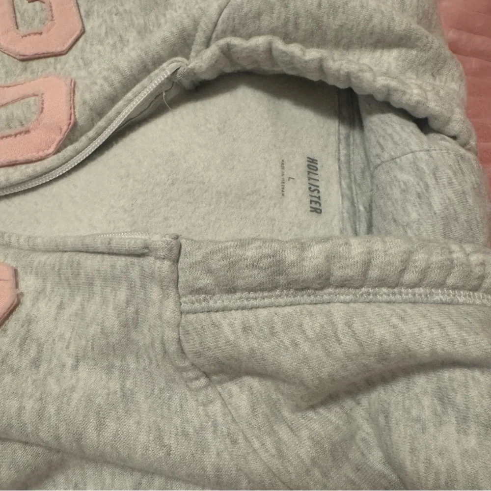 Hollister Women’s 2001 Zip-Up Hoodie - Grey with Pink Lettering - Size L - Picture 4 of 6